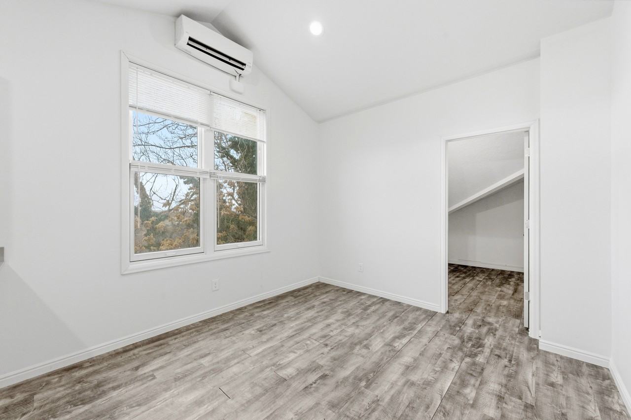 402 N. Center Street - Photo 2 of 12