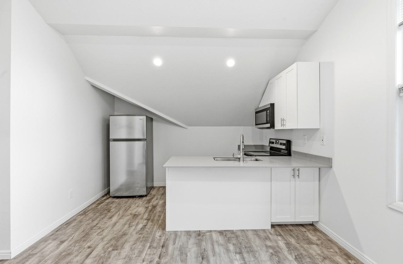 402 N. Center Street - Photo 3 of 12