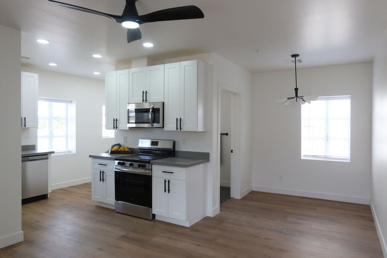 3017 - Photo 6 of 44