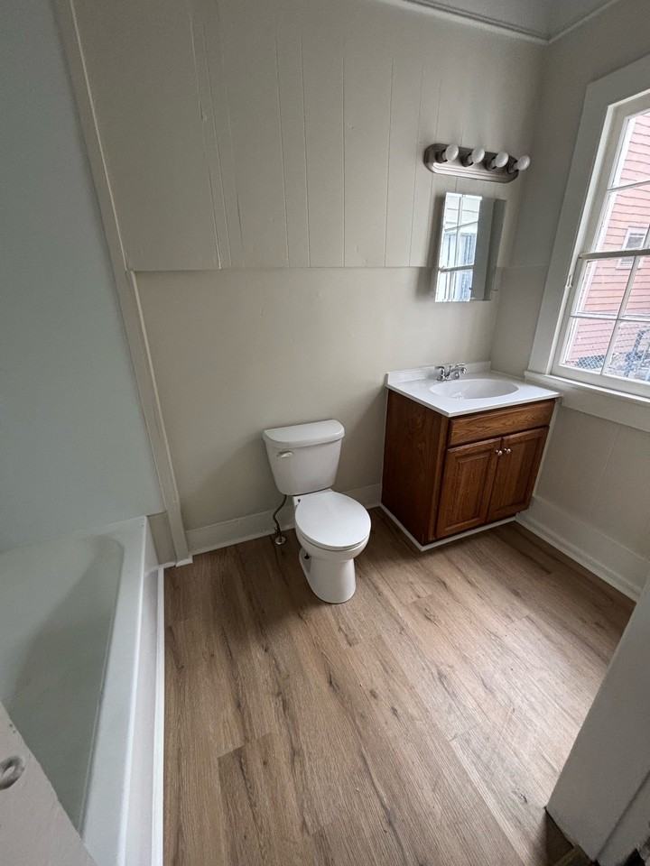 2214 S. Robertson Street - Photo 6 of 8