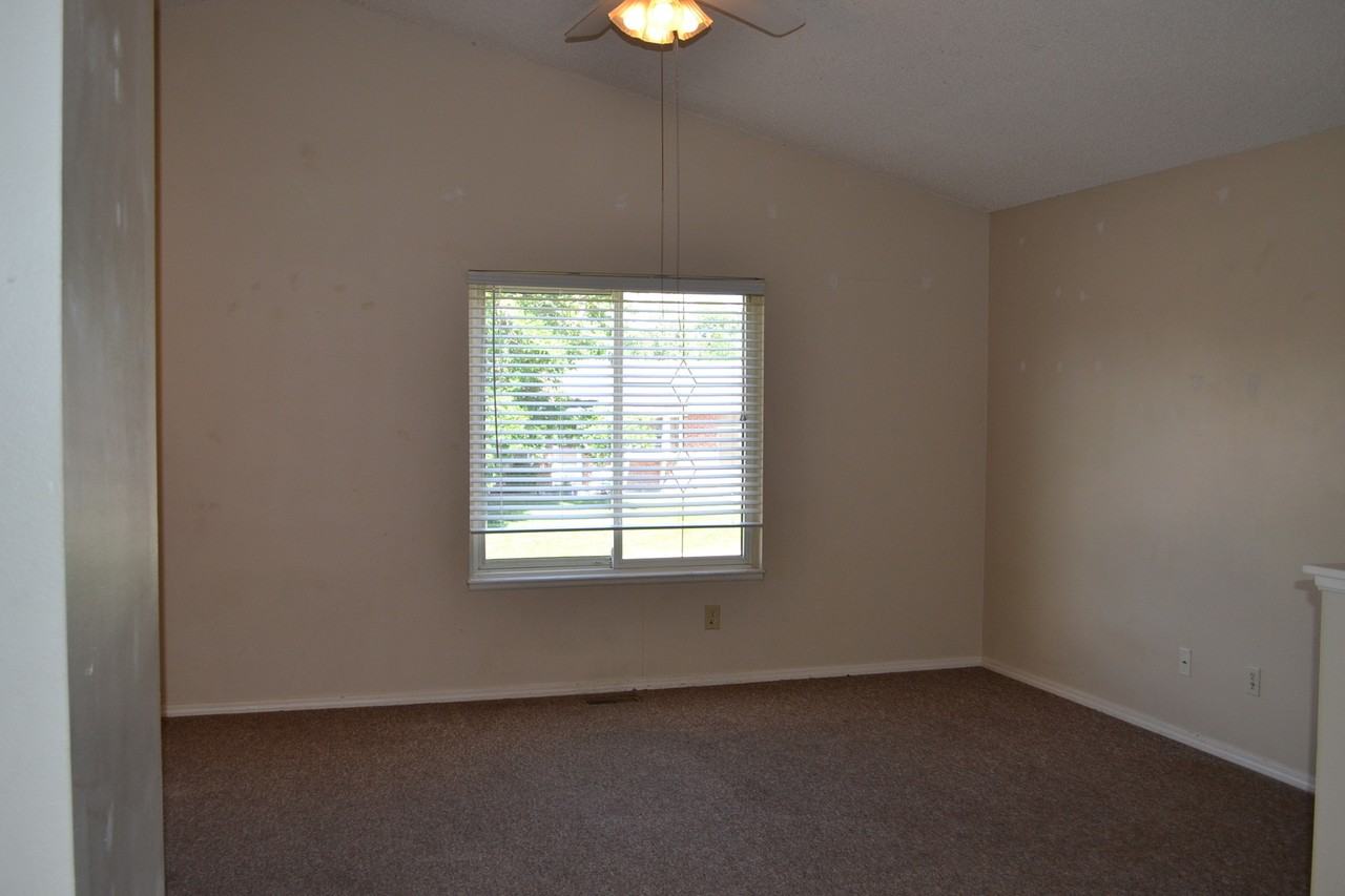 5125 Victory Rd - Photo 2 of 22