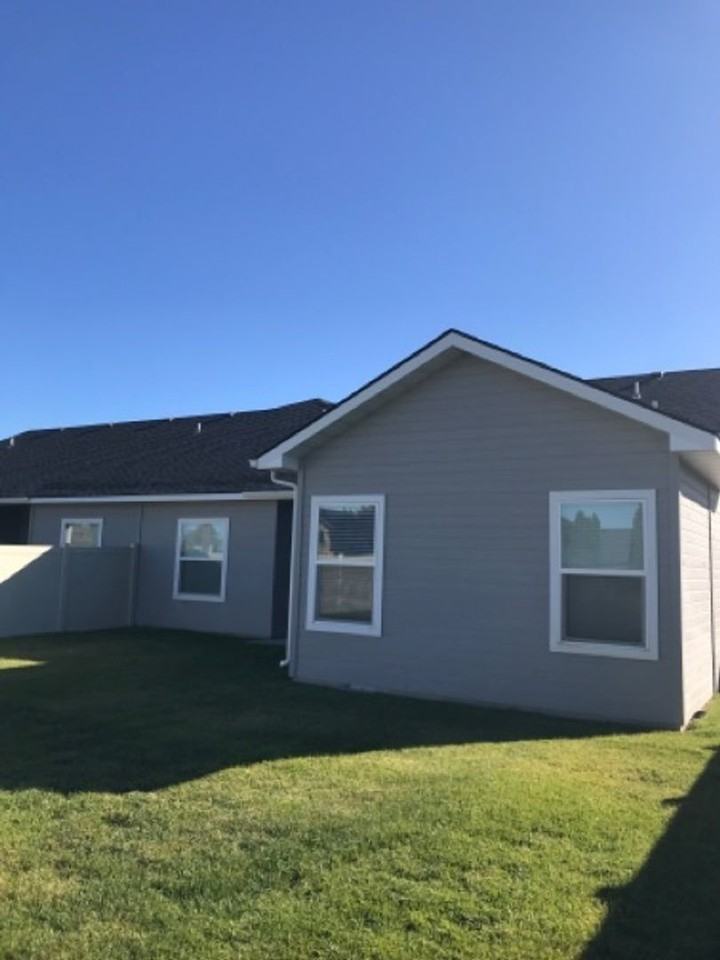 1235 Langford Way - Photo 2 of 12