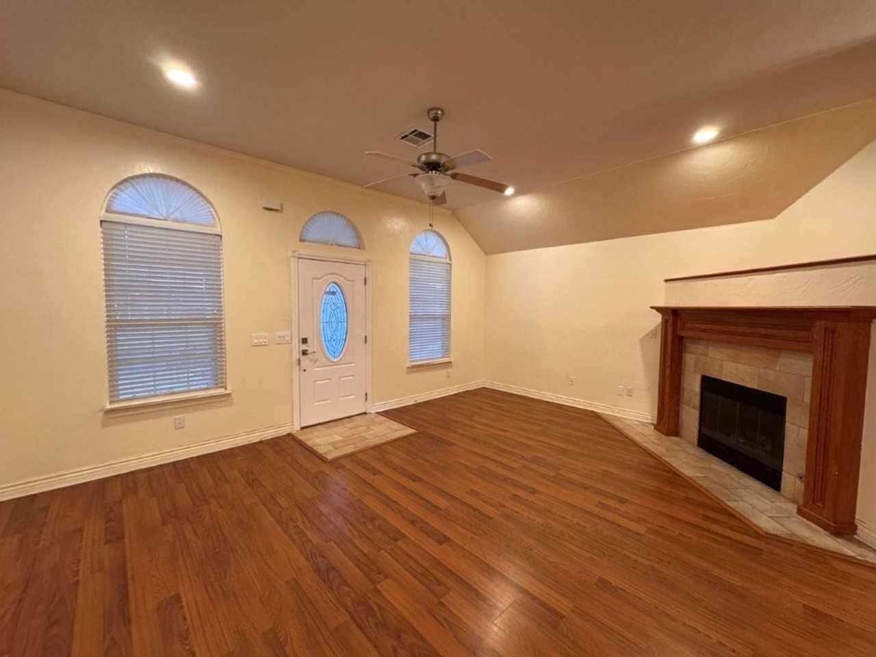 1704 Dorothy Dr - Photo 4 of 23