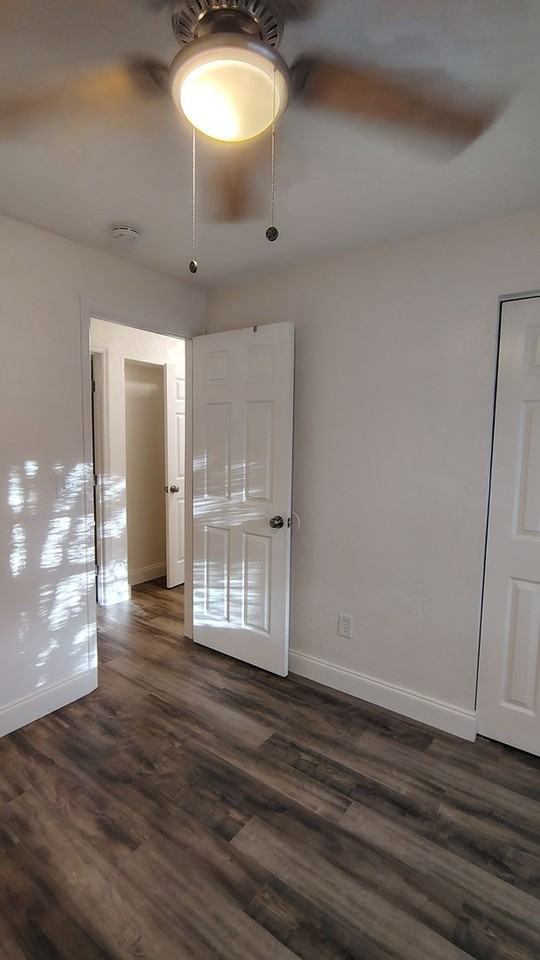 1717 Montgomery Ave - Photo 6 of 23