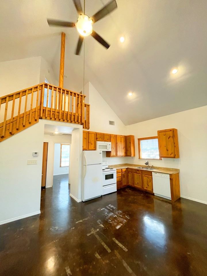 1014 Cypress Cove Rd - Photo 3 of 19