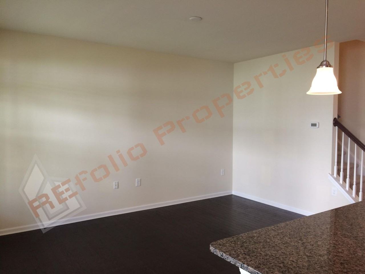 1028 Contessa Dr - Photo 4 of 17