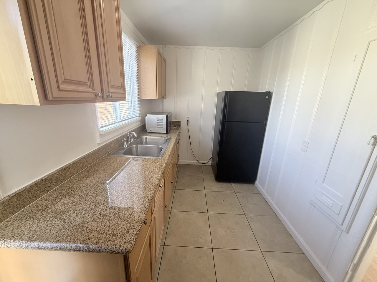 A St - Photo 6 of 17