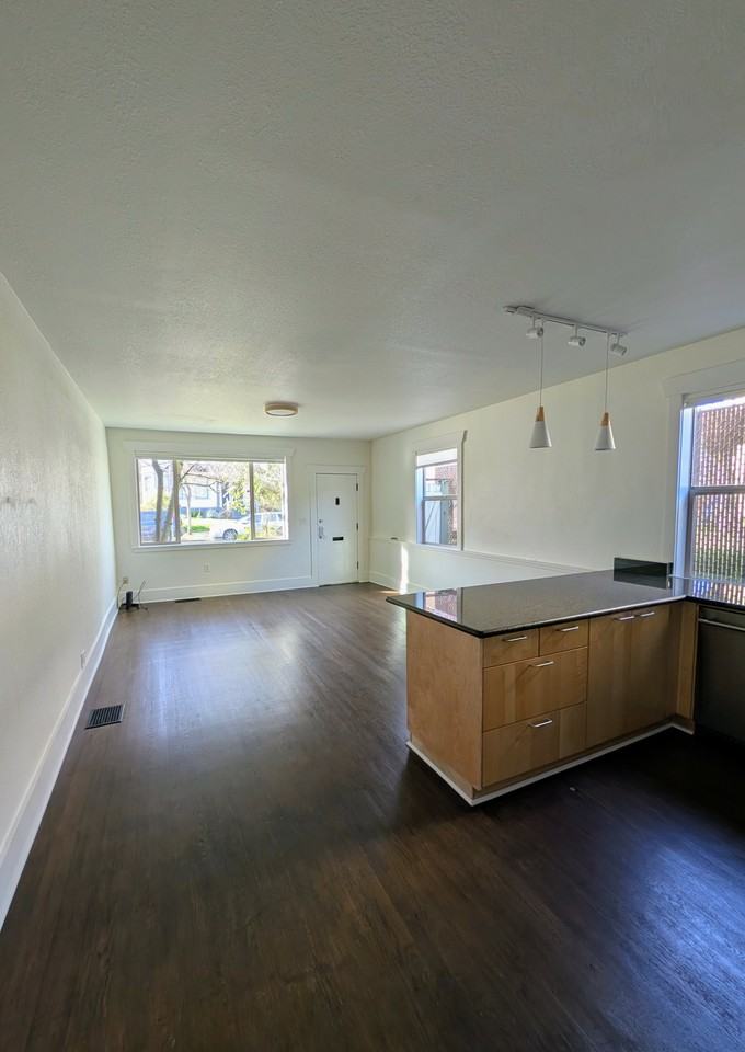 302 19th Ave - Photo 4 of 10