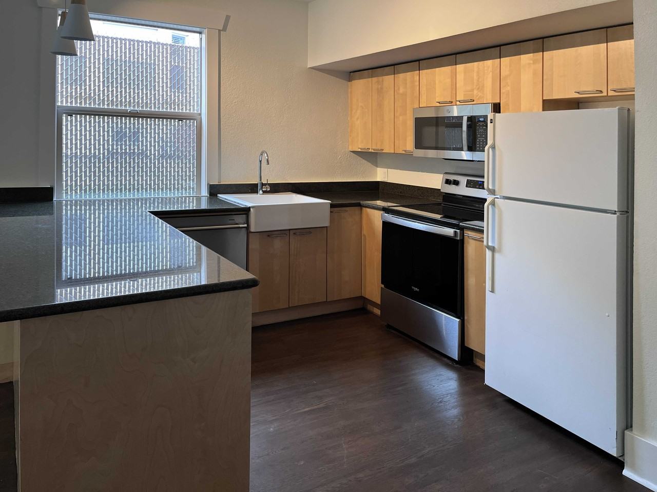 302 19th Ave - Photo 6 of 10