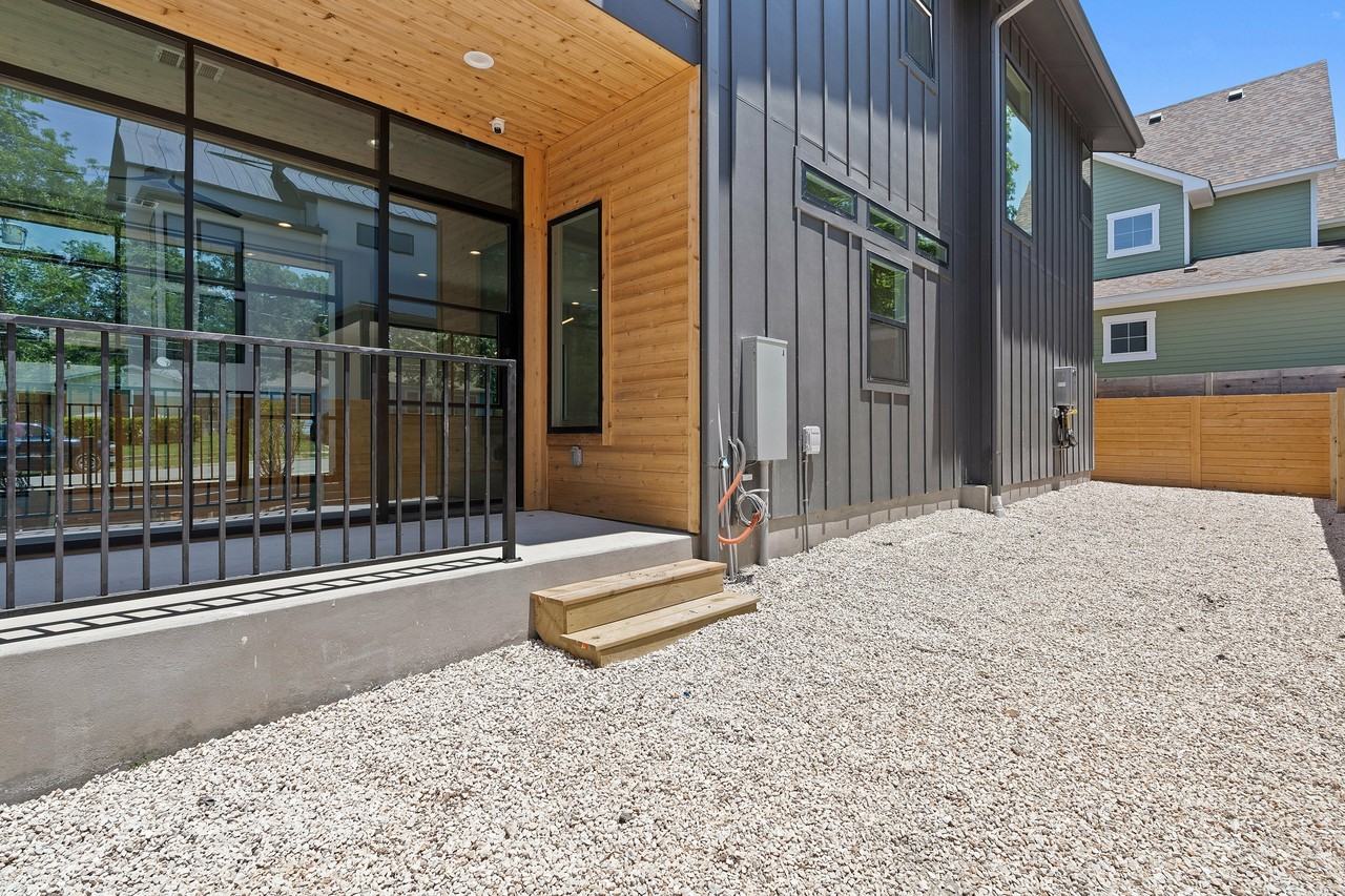 909 Payne Ave #A - Photo 7 of 35