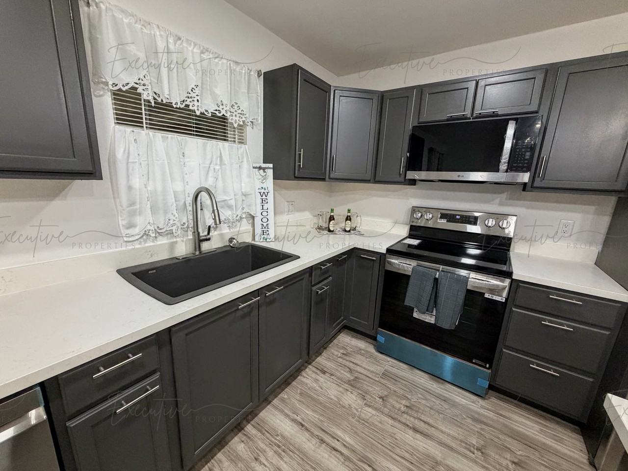 310 S Lightner Ave - Photo 5 of 19