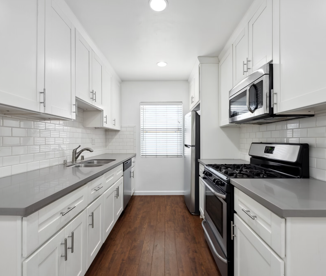 14829 Mulberry Drive - Photo 5 of 9