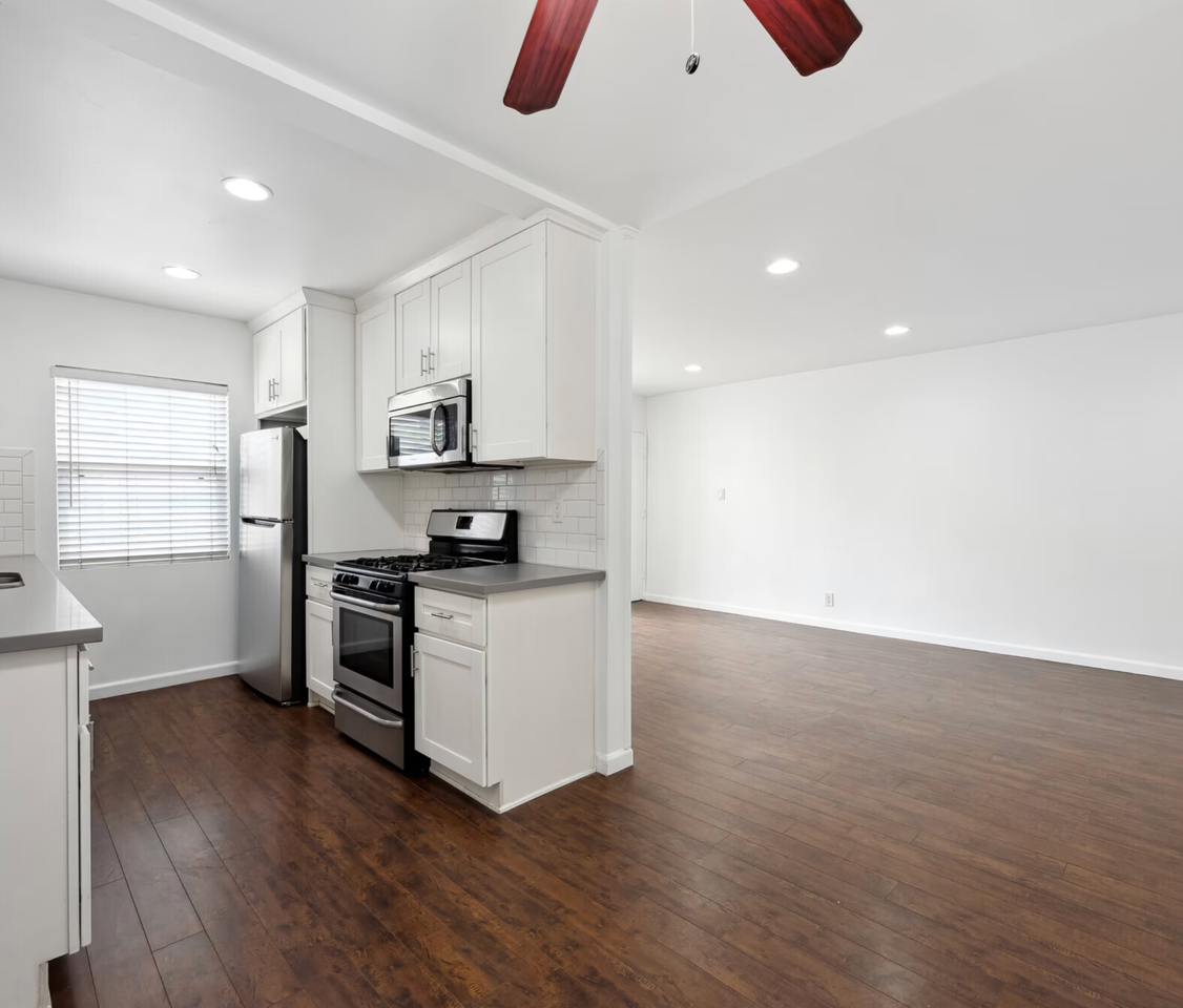 14829 Mulberry Drive - Photo 6 of 9