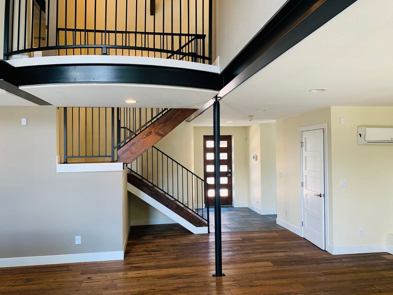 3905 Shoshone St - Photo 4 of 19