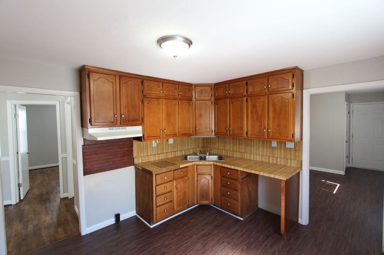 4705 40th Pl N - Photo 5 of 14