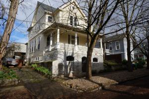 featured image of 1325 Se Yamhill St