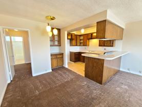 E811F* - Photo 1 of 1