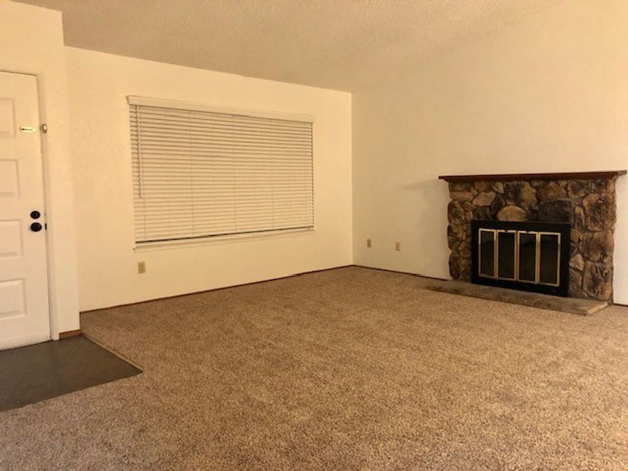11045 New River Cir - Photo 3 of 16