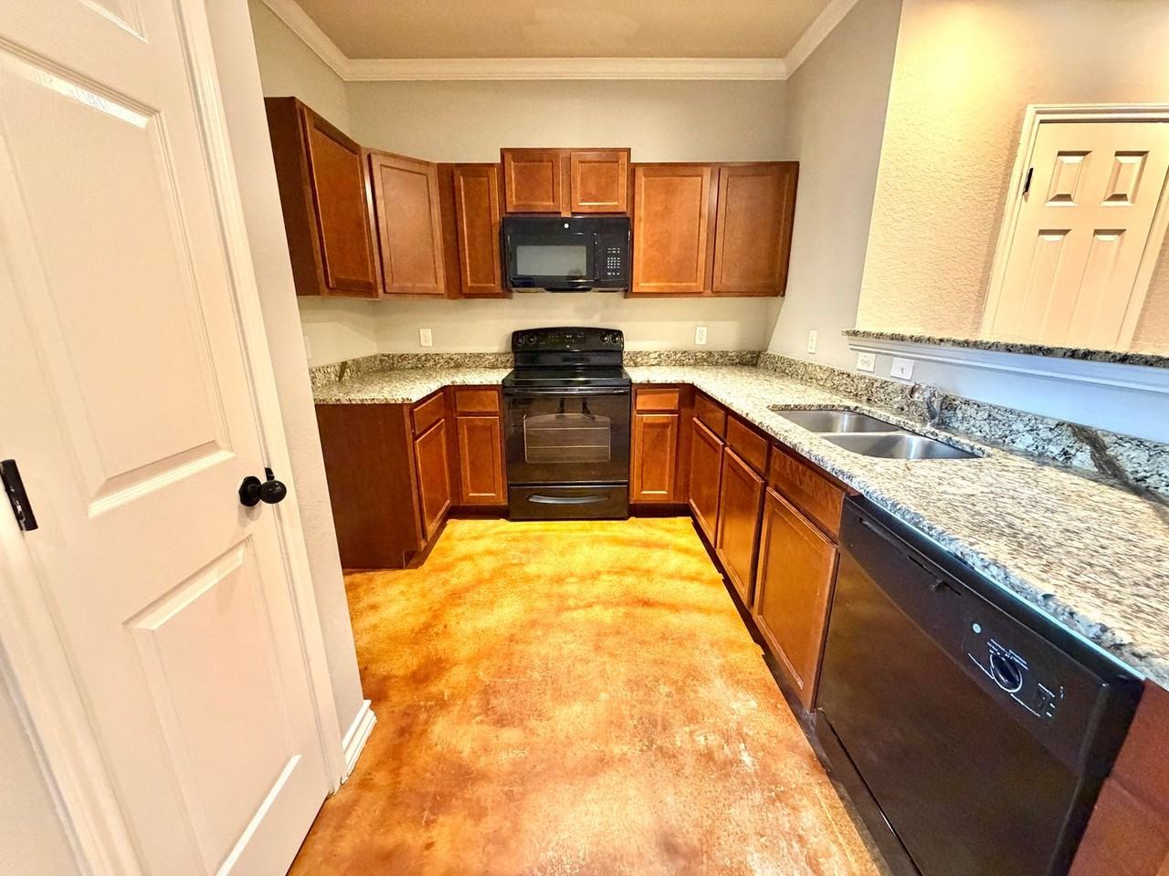 6412 Attucks Ln - Photo 5 of 15