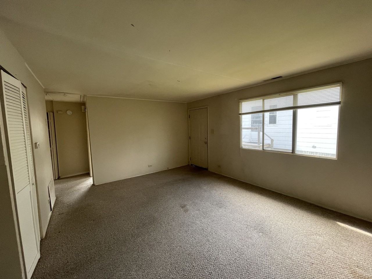 1510 Center St - Photo 4 of 15