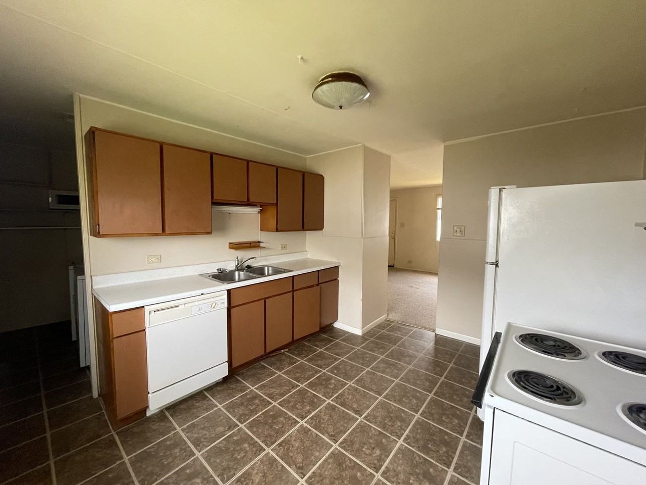 1510 Center St - Photo 5 of 15