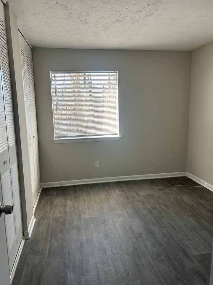 405 Orchard Trace Ln #4 - Photo 5 of 7