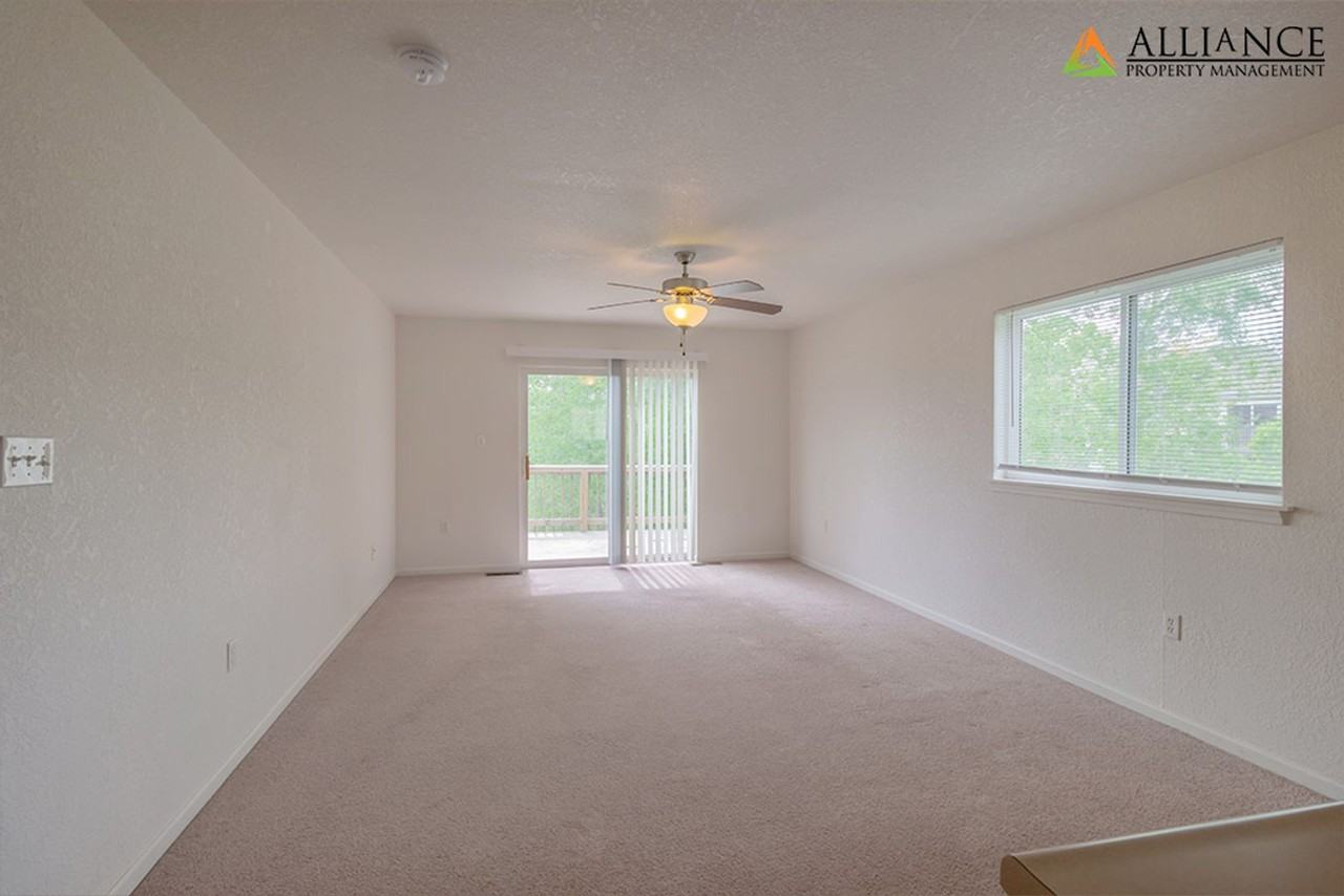 1413 Sundance Dr - Photo 4 of 34