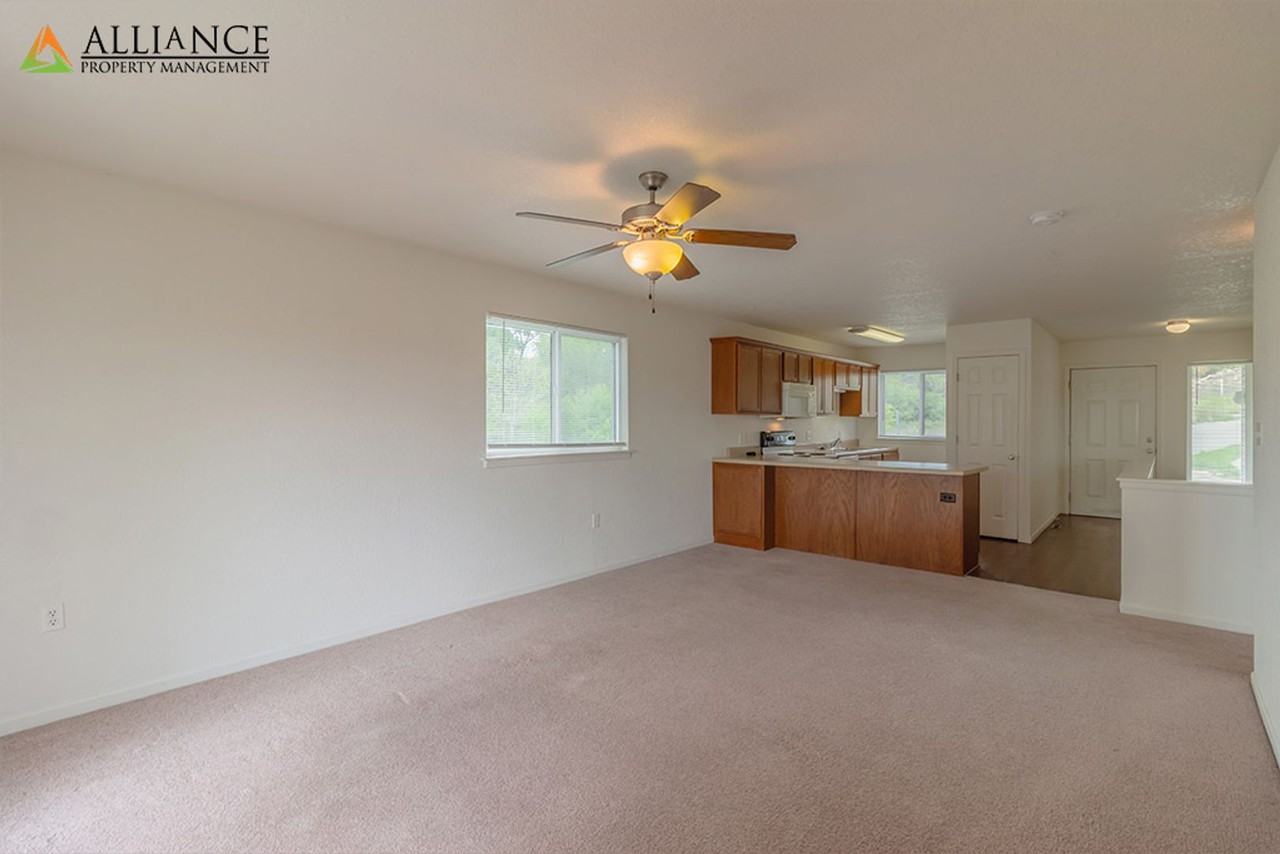 1413 Sundance Dr - Photo 7 of 34