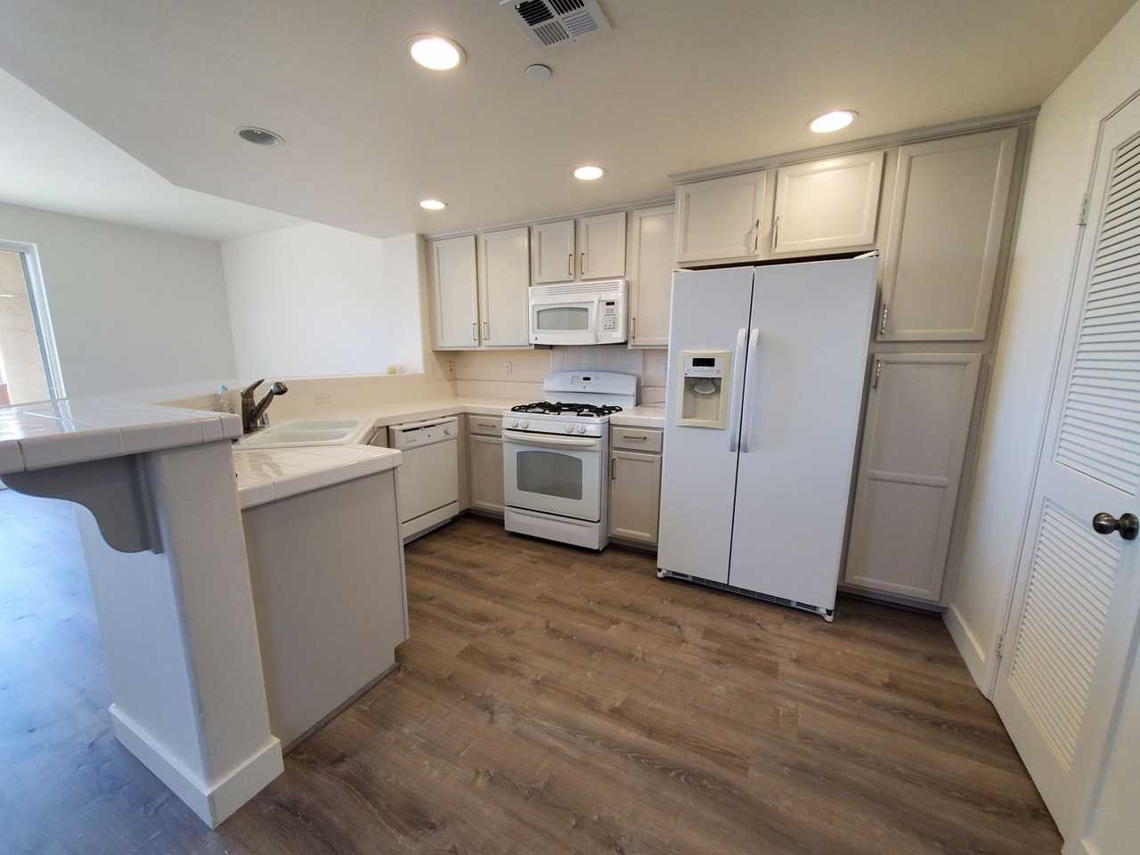 976 Tarragon Ln - Photo 2 of 12