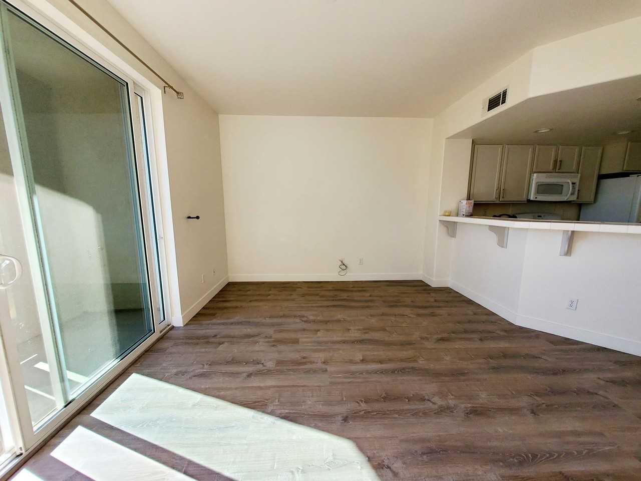 976 Tarragon Ln - Photo 3 of 12