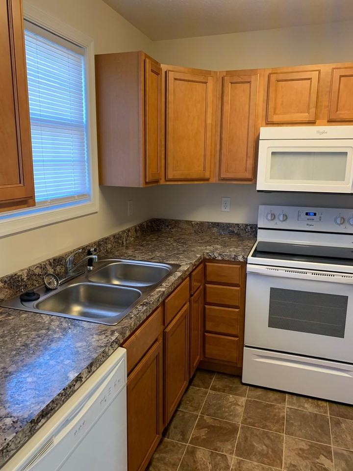 183 Thoroughbred Cir - Photo 6 of 12