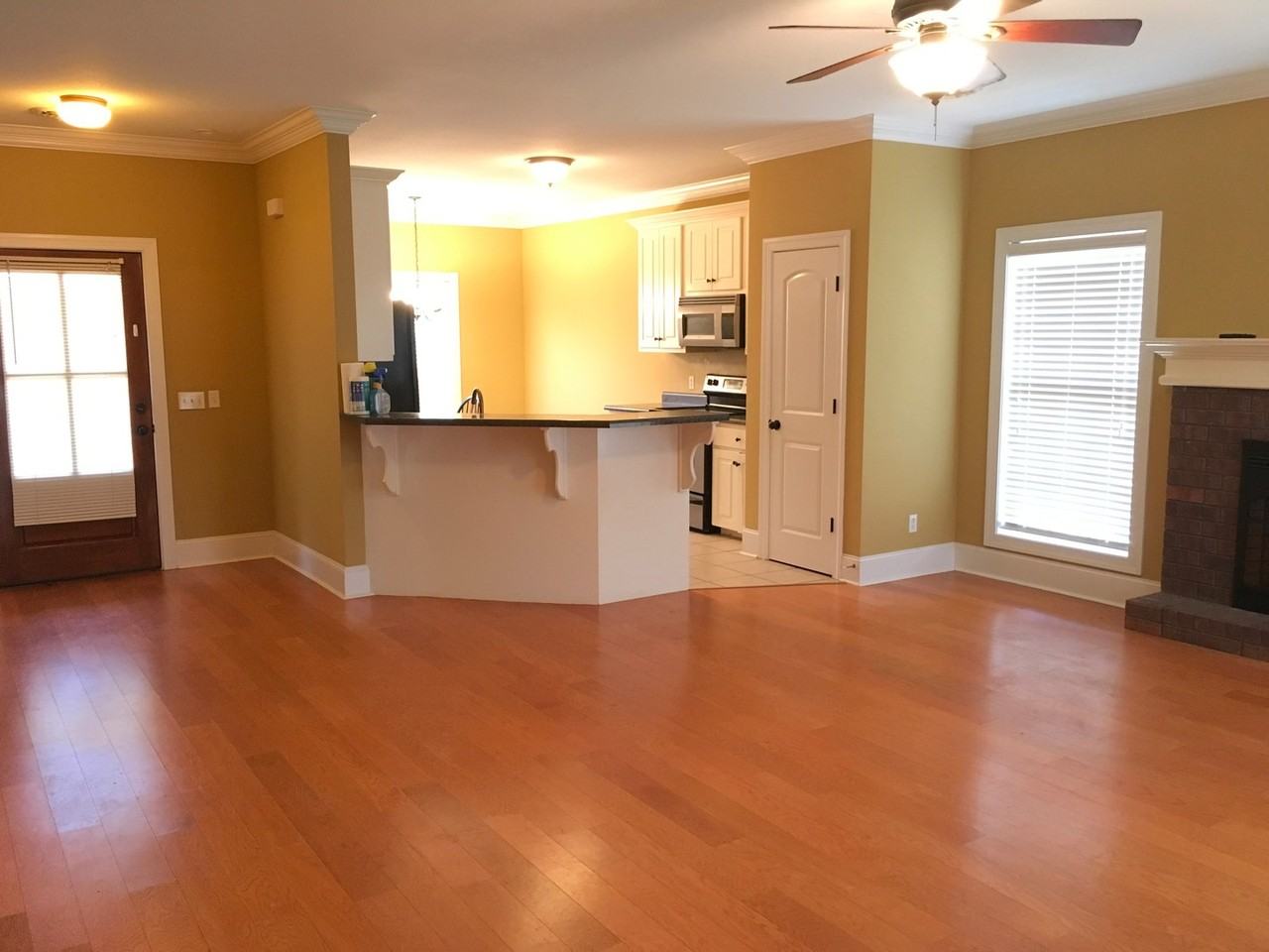 233 Forest Glen Dr - Photo 3 of 11