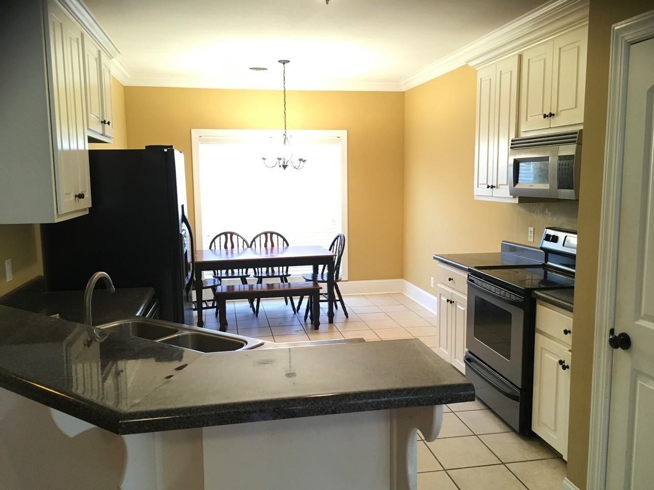 233 Forest Glen Dr - Photo 5 of 11