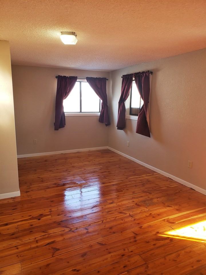 1312 Concord Dr - Photo 3 of 9