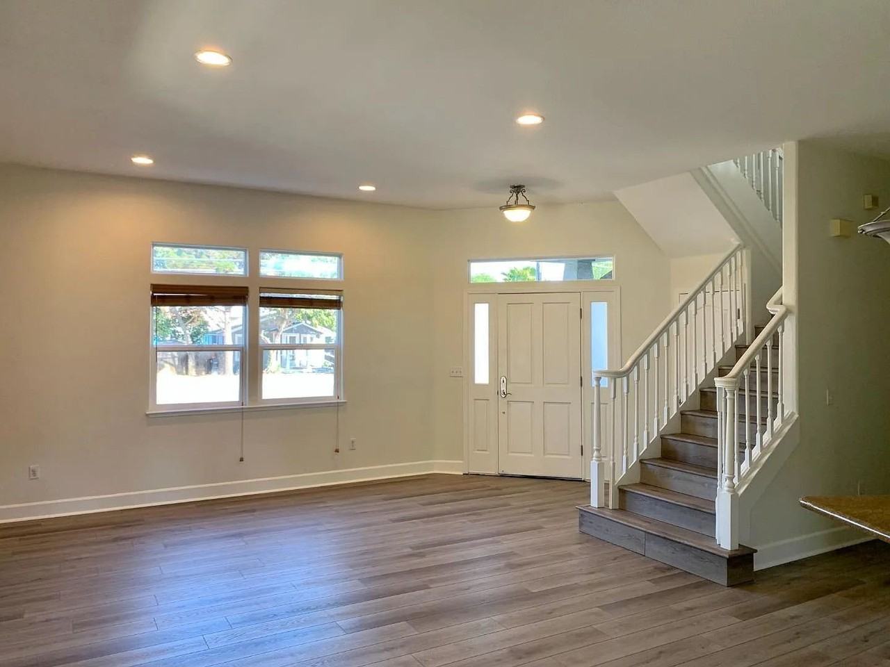 294 Skyview Ct - Photo 3 of 14