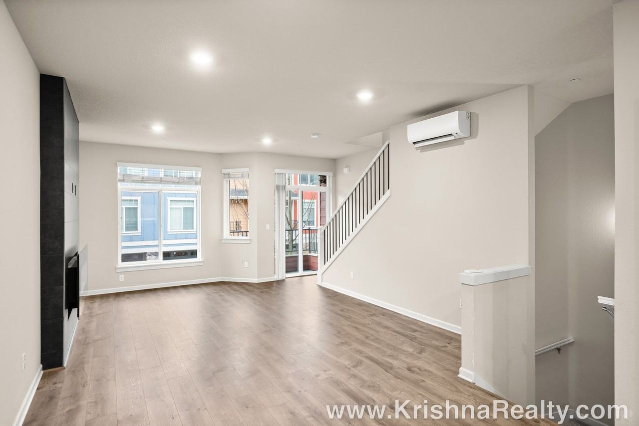 446 Ne Patricia Ann Pl - Photo 7 of 28