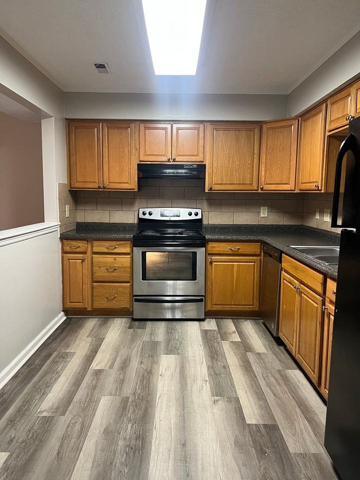 365 Deputy Ln #D - Photo 7 of 29