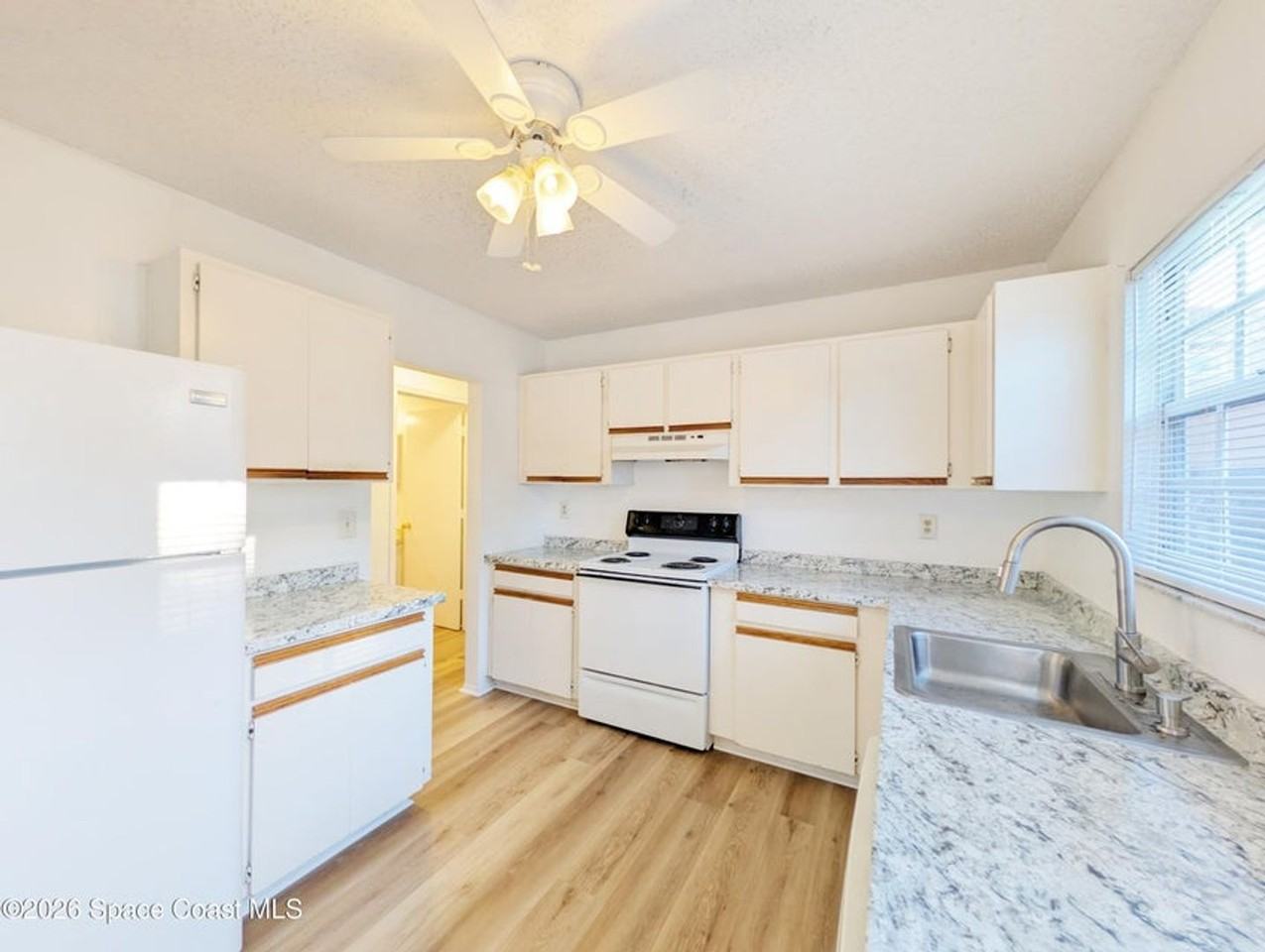 6598 Bamboo Ave - Photo 4 of 17