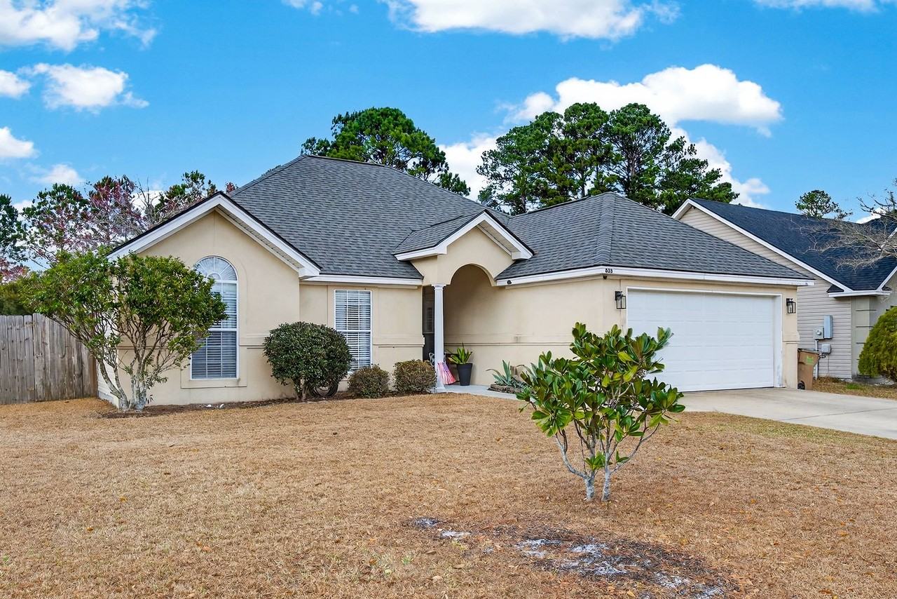 833 Laurel Hill Cir - Photo 2 of 38