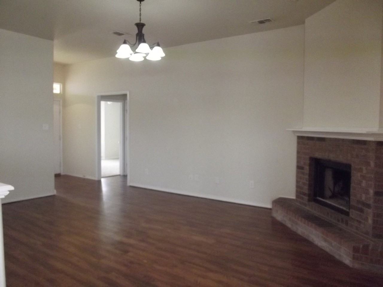 6502 93rd St - Photo 2 of 22