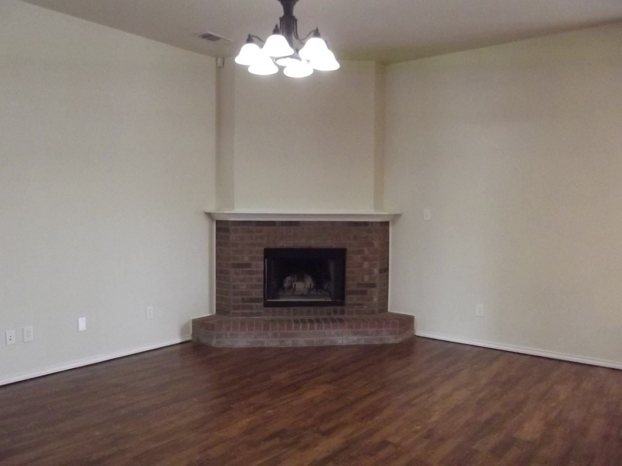 6502 93rd St - Photo 3 of 22