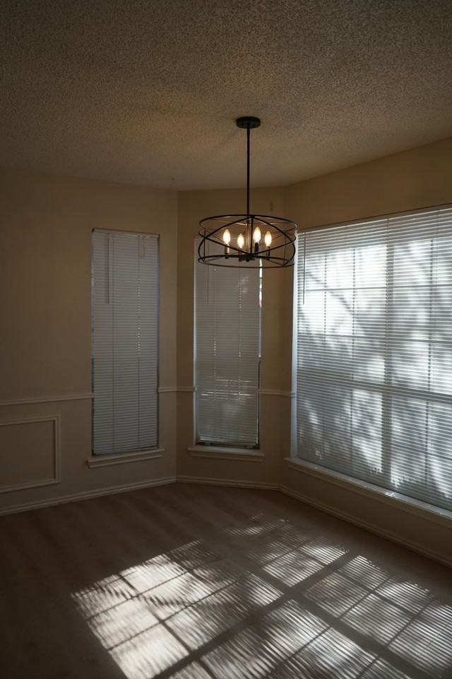 5560 93rd St - Photo 3 of 10