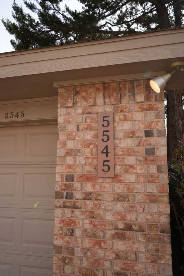 5545 93rd St - Photo 2 of 20