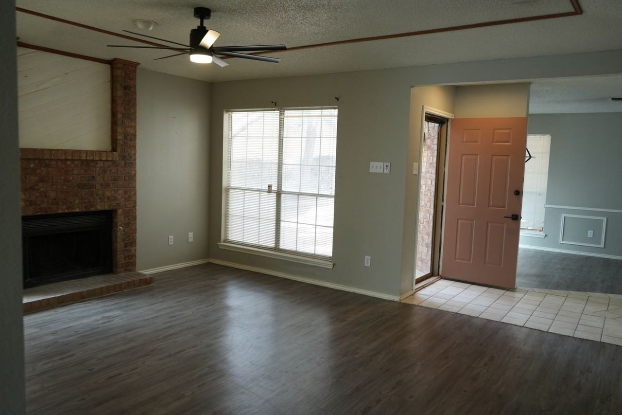 5545 93rd St - Photo 3 of 20