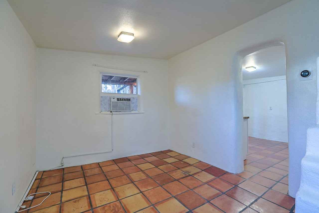 1624 Paseo De Peralta - Photo 6 of 23