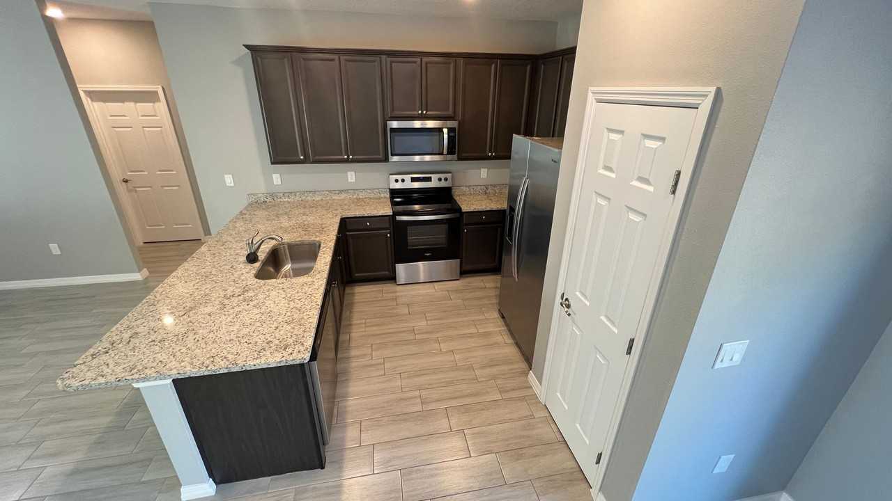 2920 Fears Rd Se ##Fl - Photo 6 of 35