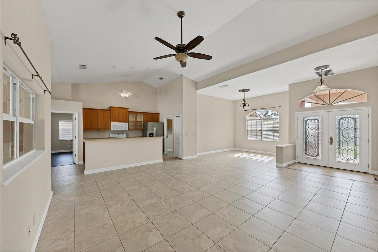 5016 Larry St - Photo 6 of 24