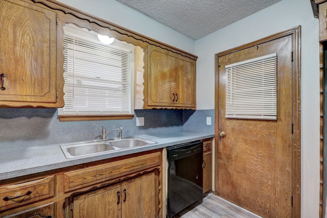 434 W Elder Dr - Photo 4 of 11