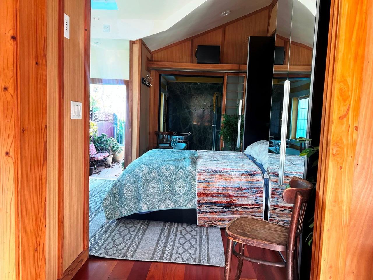 1117 Juanita Ave - Photo 4 of 13