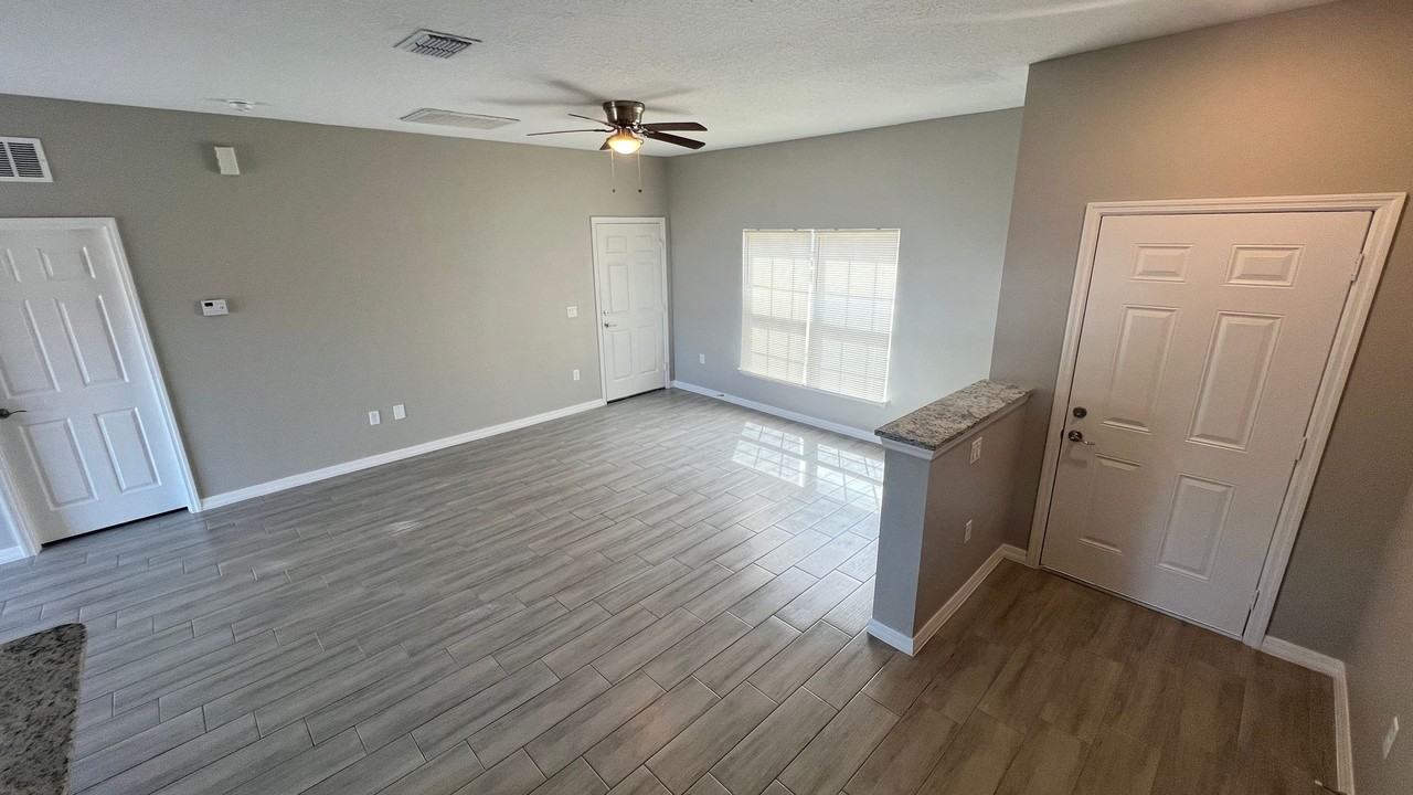 447 Scodella St Sw - Photo 4 of 32